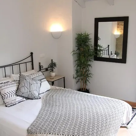 Casa Del Rio Boho Chic Retreat Bed and breakfast Cortes de la Frontera